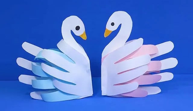 儿童剪纸教程:手印剪纸贴画立体天鹅