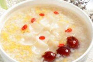 红枣莲子燕窝汤