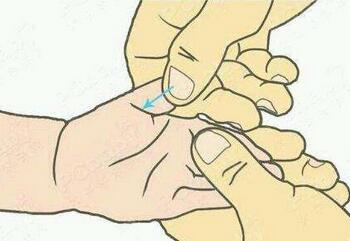 小儿推拿治拉肚子的方法