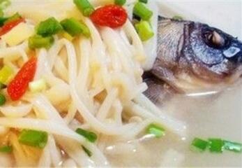 坐月子吃的鲫鱼汤怎么做 鲫鱼汤的做法大全