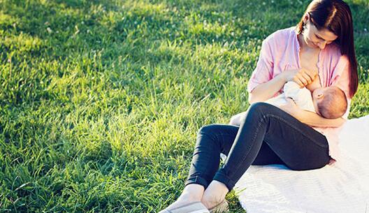 错误喂奶习惯危险大,需要警惕