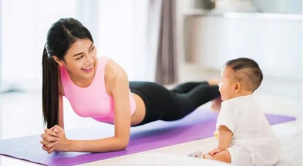 哺乳期不能吃辣、化妆、打疫苗？哺乳禁忌一次说清