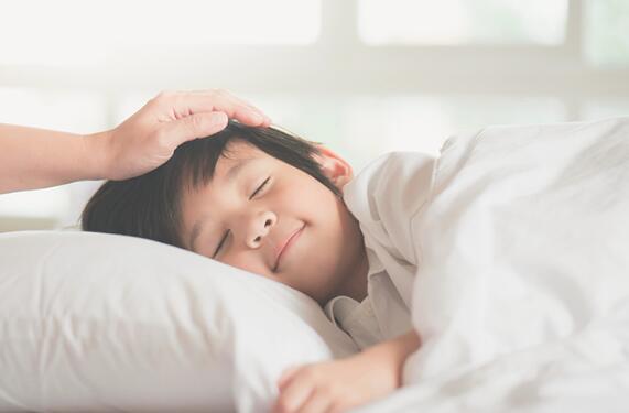 三岁多小孩尿床正常吗?教你如何正确应对