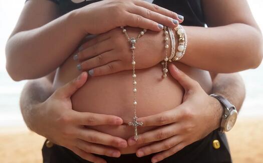 为什么孕期不能佩戴戒指、手环等首饰？