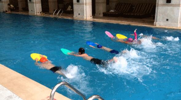 几岁适合学游泳 儿童学游泳注意事项