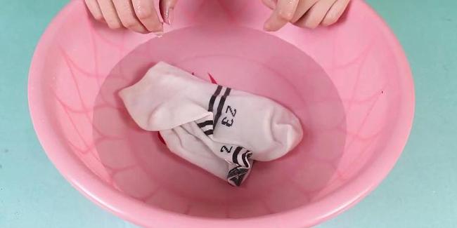 孩子的袜子和衣服要分开洗吗?