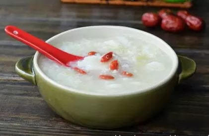 冬天给孩子煲这几种粥,孩子长高少生病